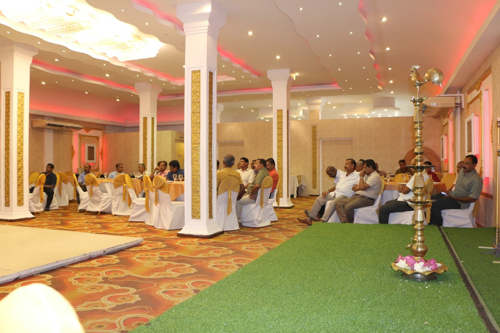 ආරම්භය — INDRA HOTEL, කඩවත — photo 4