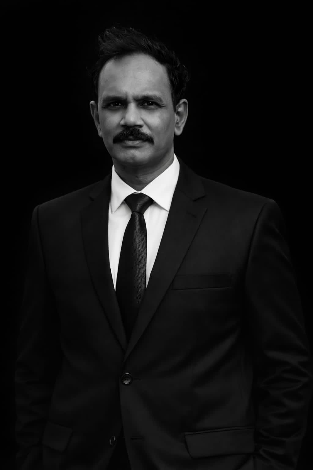 ඉදුනිල් වීරසිංහ මහතා